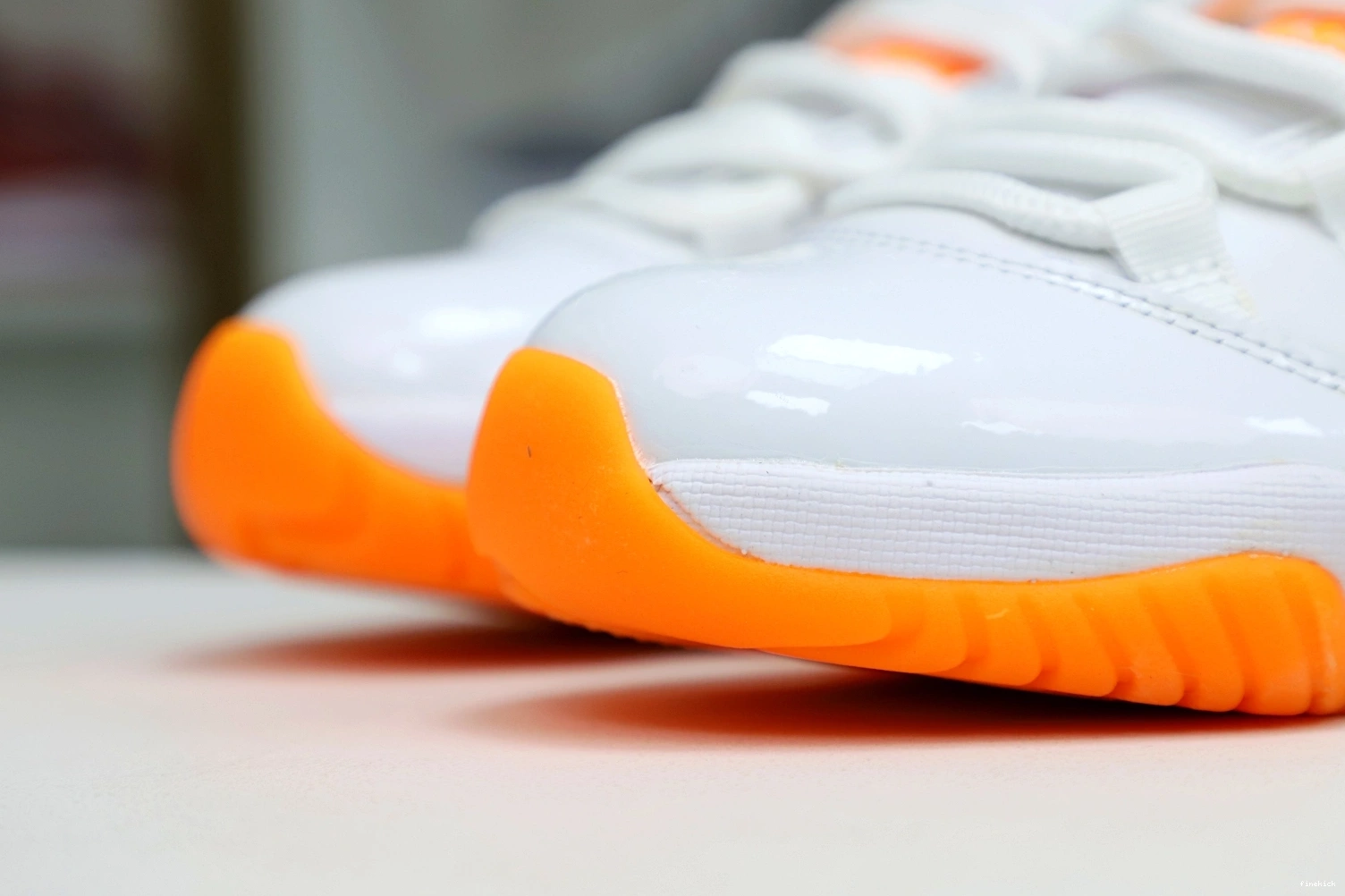 RETRO WMNS LOW 11 JORDAN CITRUS' AIR 'BRIGHT 0810
